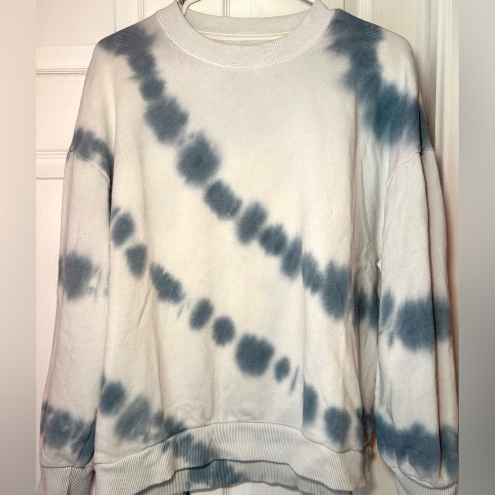 American Eagle Outfitters Blue Tie-Dye Sweater